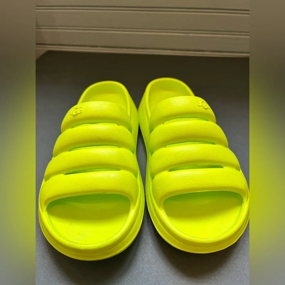 UGG Yellow Sandals with Modern Slide Design size 4